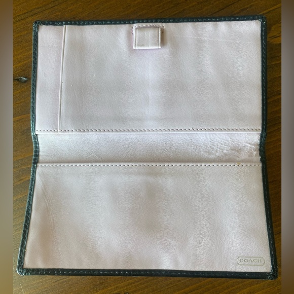Black Coach Wallet, gently used - Picture 6 of 6